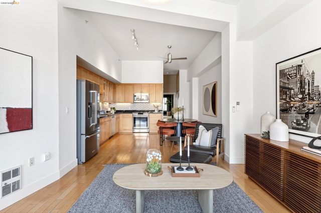 1755 Broadway 45, Oakland, CA 94612