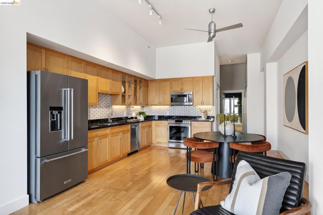 1755 Broadway 45, Oakland, CA 94612