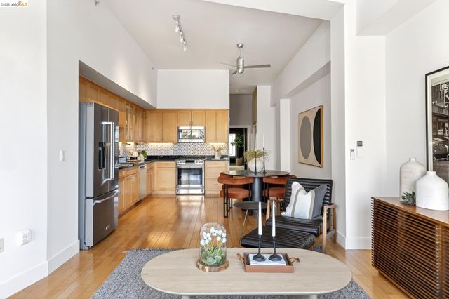 1755 Broadway 45, Oakland, CA 94612