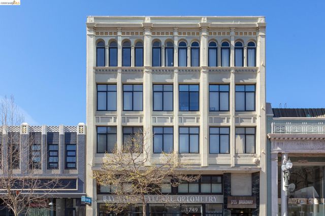 1755 Broadway 45, Oakland, CA 94612