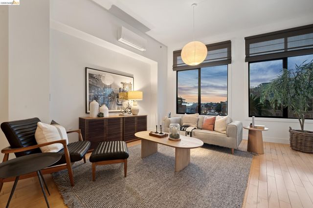 1755 Broadway 45, Oakland, CA 94612