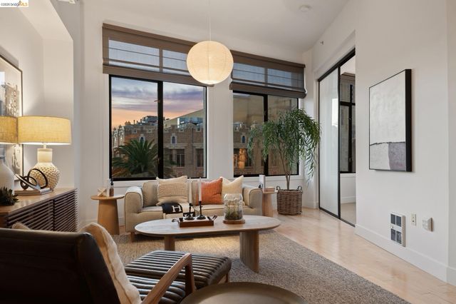 1755 Broadway 45, Oakland, CA 94612