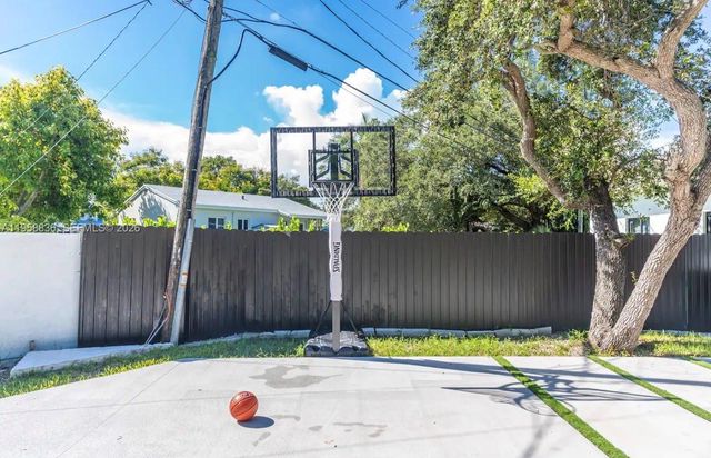 9958 SW 216th St 0, Cutler Bay, FL 33190