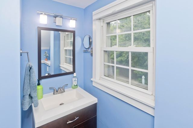 30 Washington Street, Monson, MA 01057