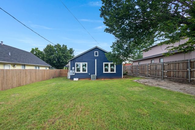 2808 Chenault Street, Fort Worth, TX 76111