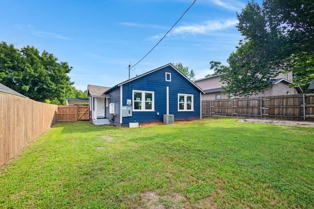2808 Chenault Street, Fort Worth, TX 76111