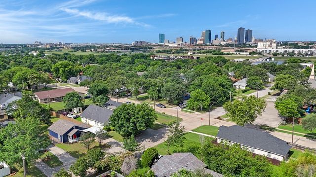 2808 Chenault Street, Fort Worth, TX 76111