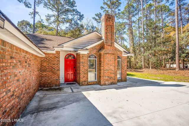 1 Royal Pines Boulevard, Beaufort, SC 29907