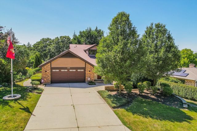 305 N Dale Avenue, Mchenry, IL 60050