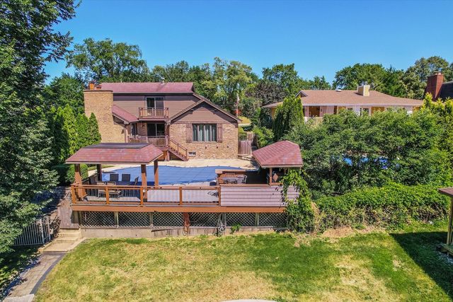 305 N Dale Avenue, Mchenry, IL 60050