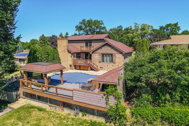 305 N Dale Avenue, Mchenry, IL 60050