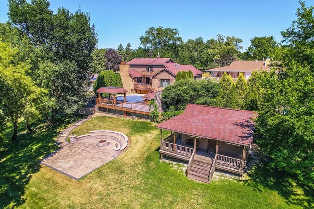 305 N Dale Avenue, Mchenry, IL 60050