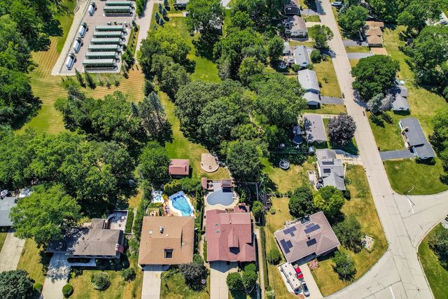305 N Dale Avenue, Mchenry, IL 60050