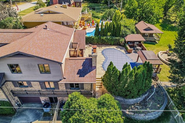 305 N Dale Avenue, Mchenry, IL 60050
