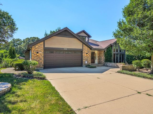 305 N Dale Avenue, Mchenry, IL 60050