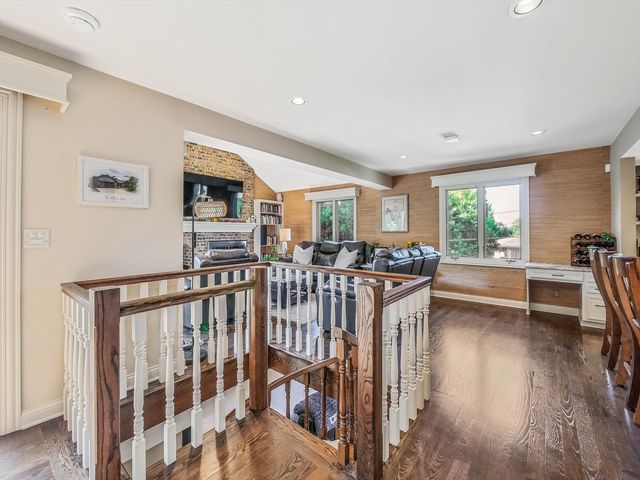 305 N Dale Avenue, Mchenry, IL 60050