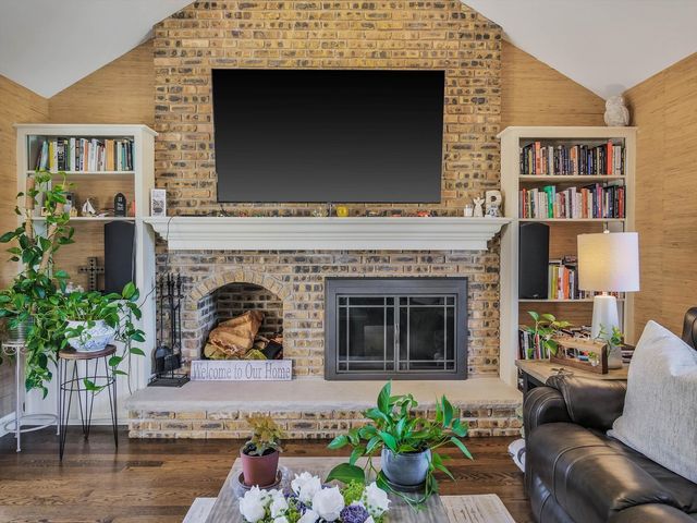 305 N Dale Avenue, Mchenry, IL 60050
