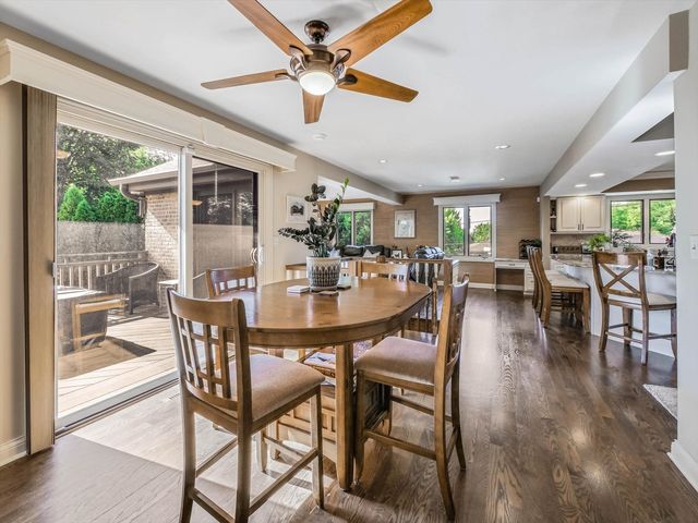 305 N Dale Avenue, Mchenry, IL 60050