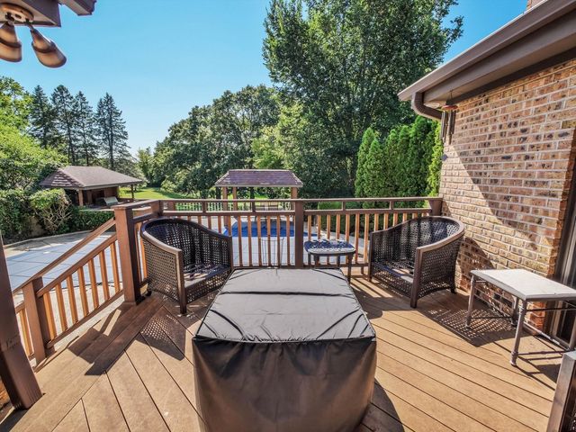 305 N Dale Avenue, Mchenry, IL 60050