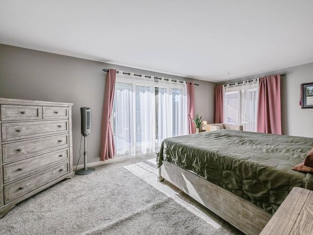 305 N Dale Avenue, Mchenry, IL 60050