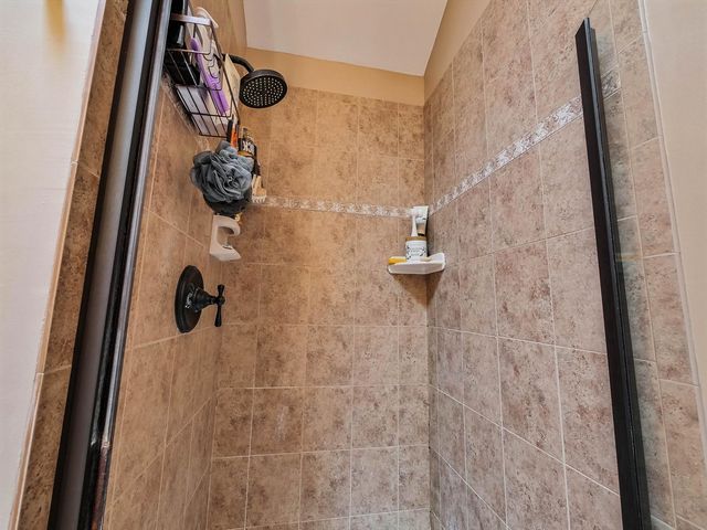 305 N Dale Avenue, Mchenry, IL 60050