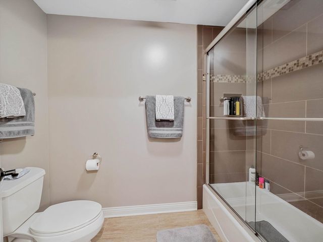305 N Dale Avenue, Mchenry, IL 60050