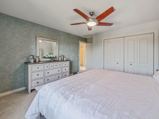 305 N Dale Avenue, Mchenry, IL 60050