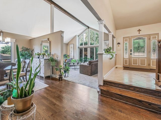 305 N Dale Avenue, Mchenry, IL 60050