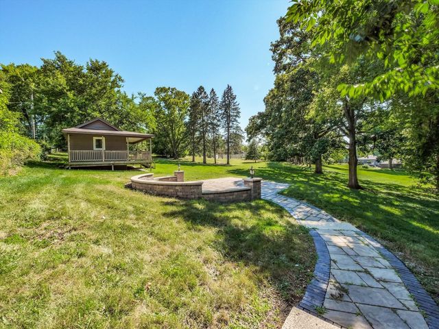305 N Dale Avenue, Mchenry, IL 60050