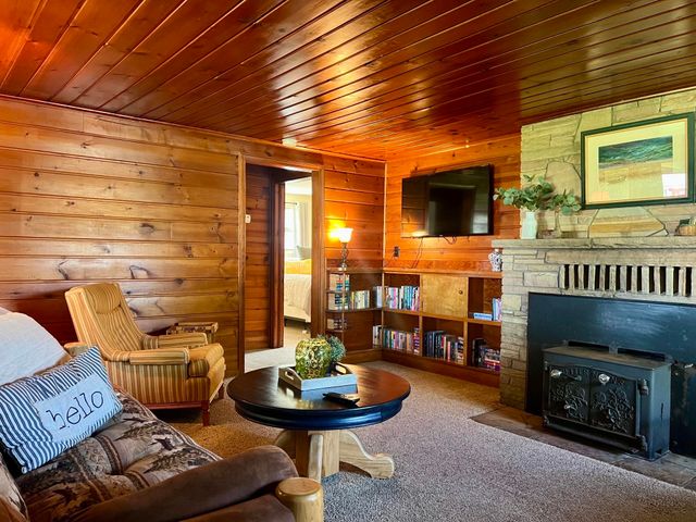 3325 N US-23 N, Oscoda Twp, MI 48750