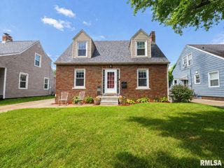 1015 E ELMHURST Avenue, Peoria, IL 61603
