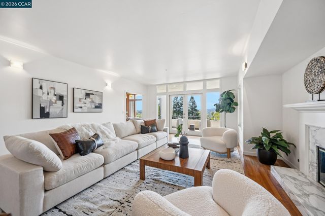 20 Northridge Ln, Lafayette, CA 94549