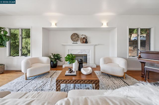 20 Northridge Ln, Lafayette, CA 94549