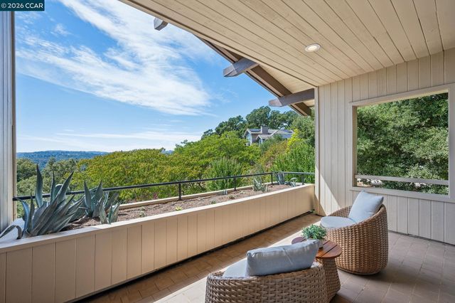20 Northridge Ln, Lafayette, CA 94549
