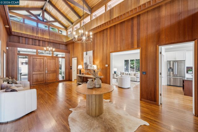 20 Northridge Ln, Lafayette, CA 94549