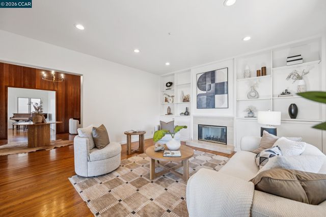 20 Northridge Ln, Lafayette, CA 94549