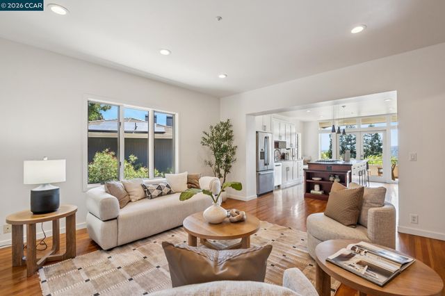 20 Northridge Ln, Lafayette, CA 94549