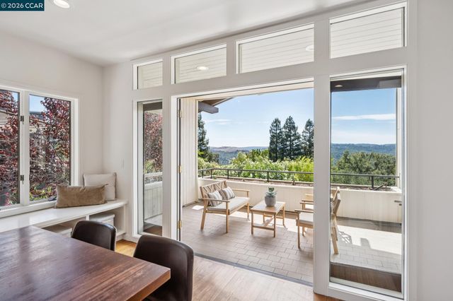 20 Northridge Ln, Lafayette, CA 94549