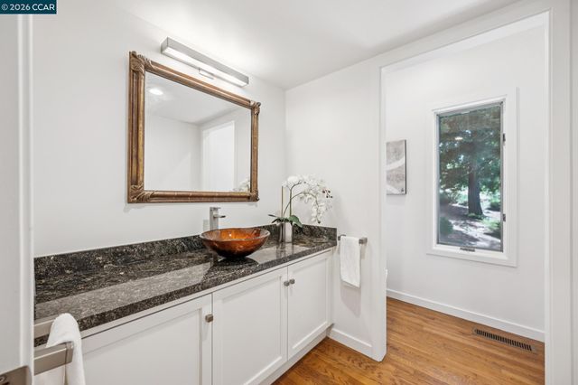 20 Northridge Ln, Lafayette, CA 94549