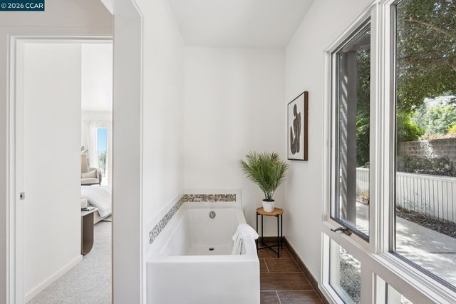 20 Northridge Ln, Lafayette, CA 94549