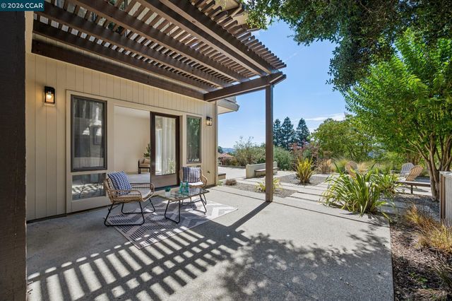 20 Northridge Ln, Lafayette, CA 94549