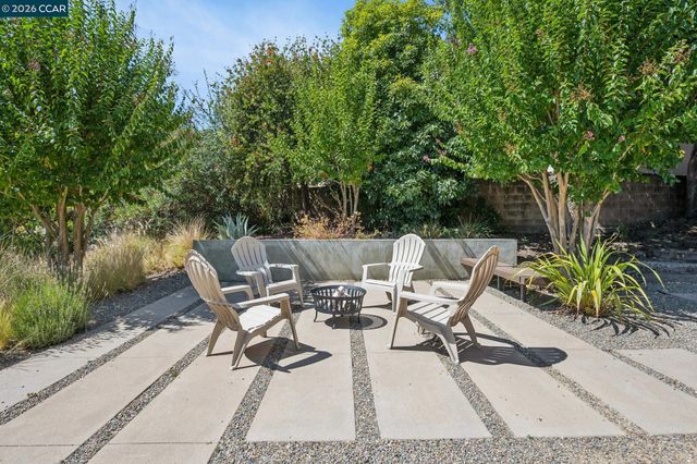 20 Northridge Ln, Lafayette, CA 94549