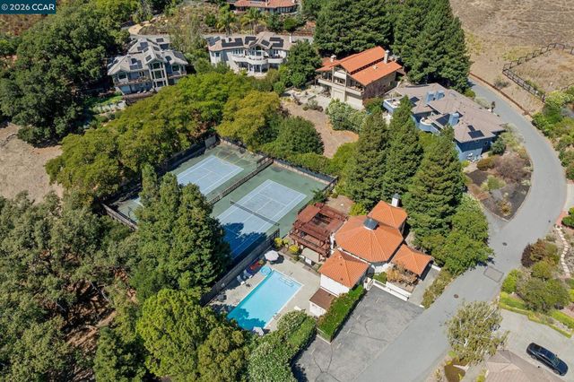 20 Northridge Ln, Lafayette, CA 94549