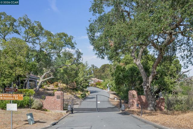 20 Northridge Ln, Lafayette, CA 94549