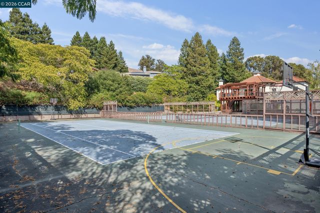20 Northridge Ln, Lafayette, CA 94549