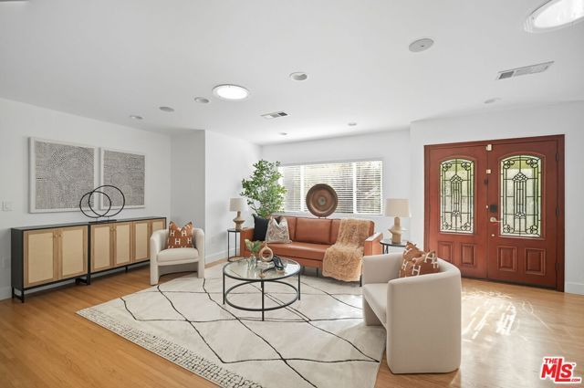 4719 W Wortser Avenue, Sherman Oaks, CA 91423