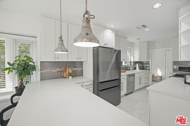 4719 W Wortser Avenue, Sherman Oaks, CA 91423