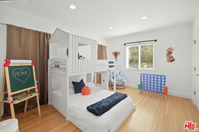 4719 W Wortser Avenue, Sherman Oaks, CA 91423