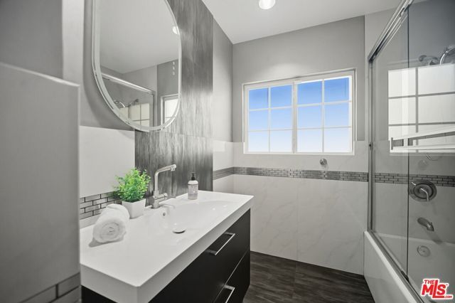 4719 W Wortser Avenue, Sherman Oaks, CA 91423