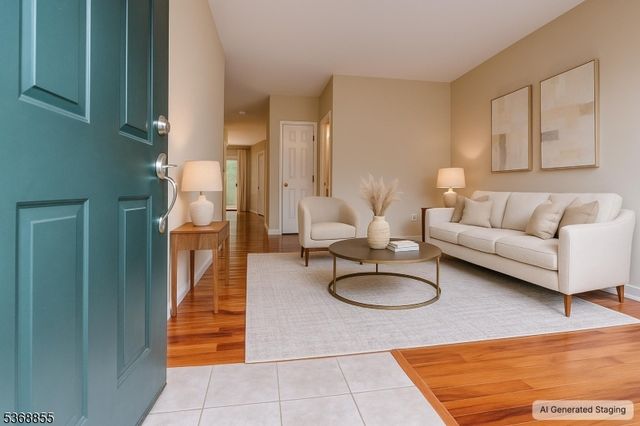 49 Gallop Ln, Franklin Twp., NJ 08873